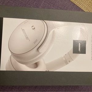 Bose Quietcomfort 45 Wireless Headphones White Smoke - New in Box